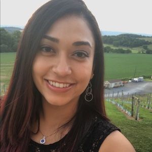 Meet your Posher, Alexandra